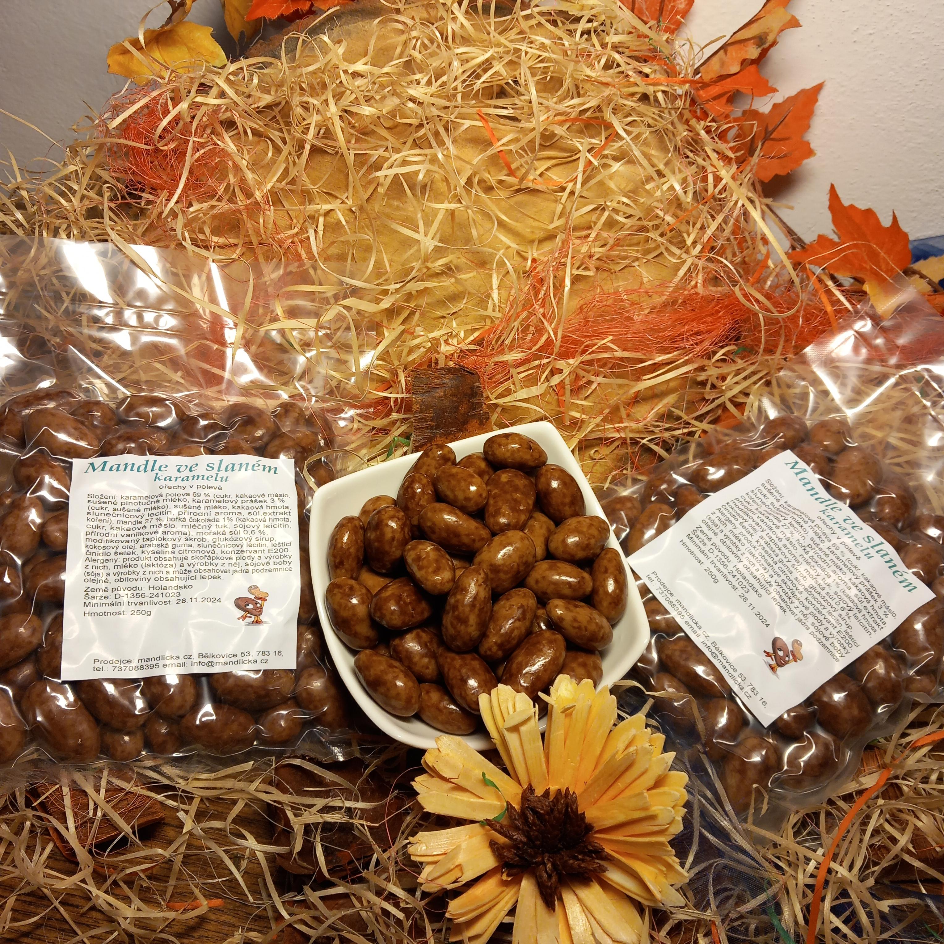 Mandle ve slaném karamelu 250g